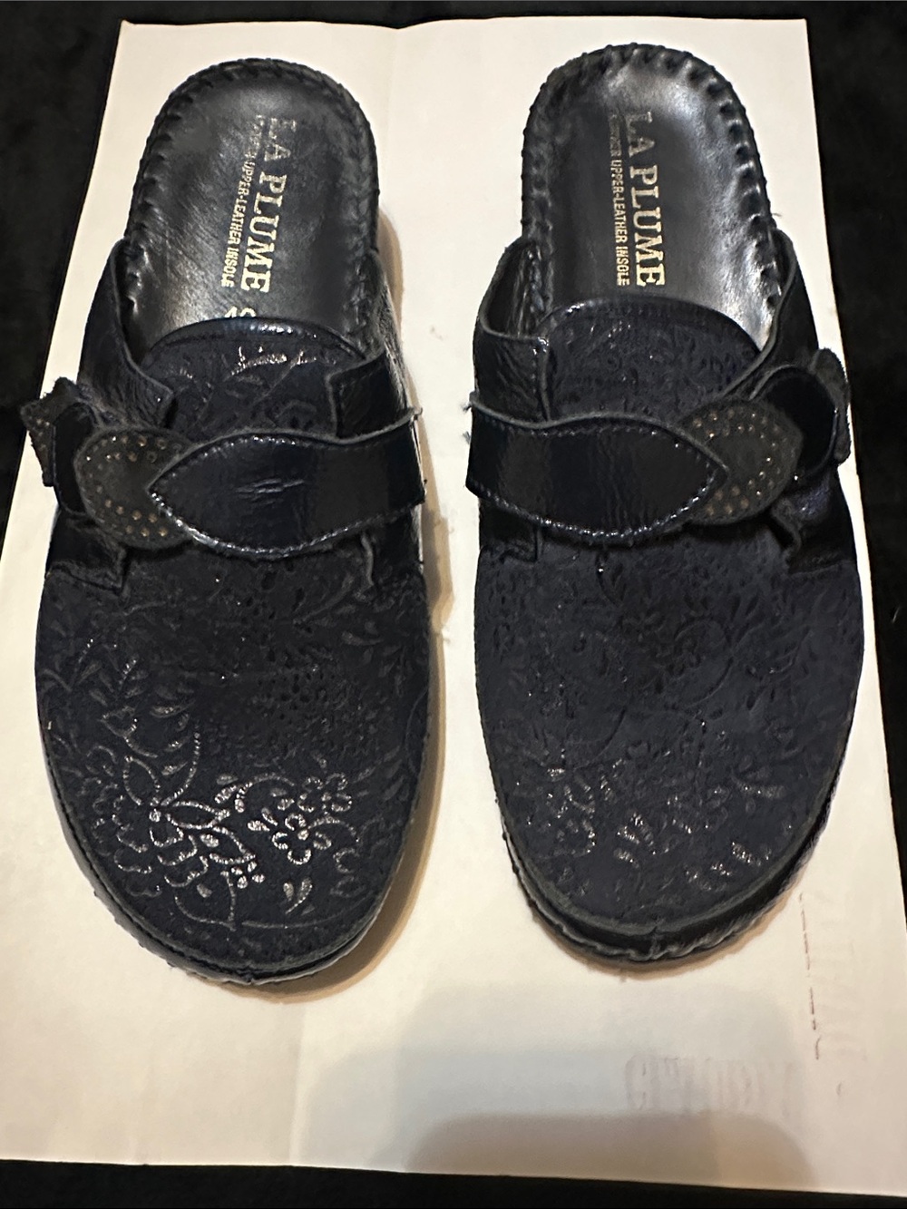 La PLUME Black Slip-On Cushioned Ultimata Comfort Clog Size 40